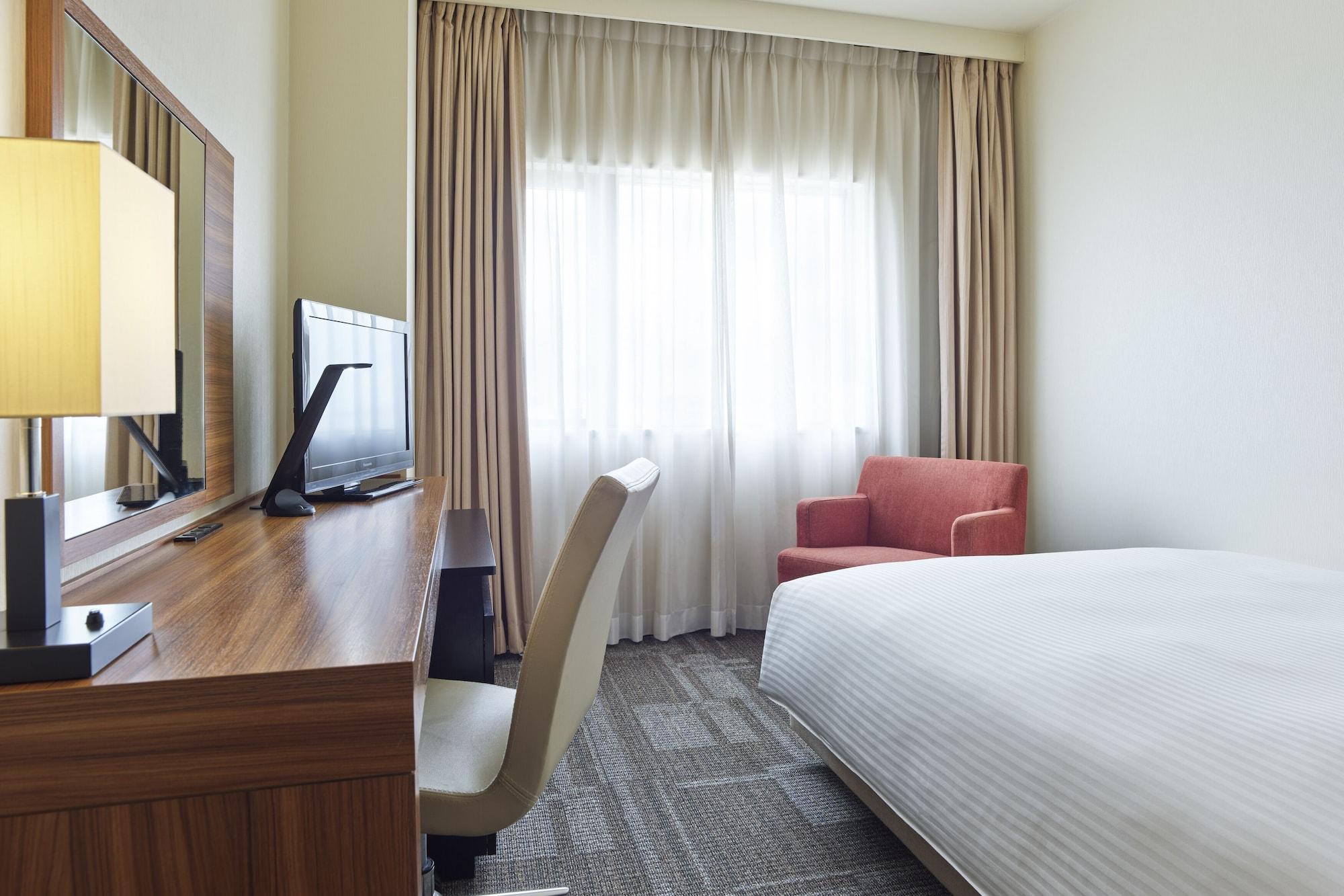 Mitsui Garden Hotel Тиба Экстерьер фото