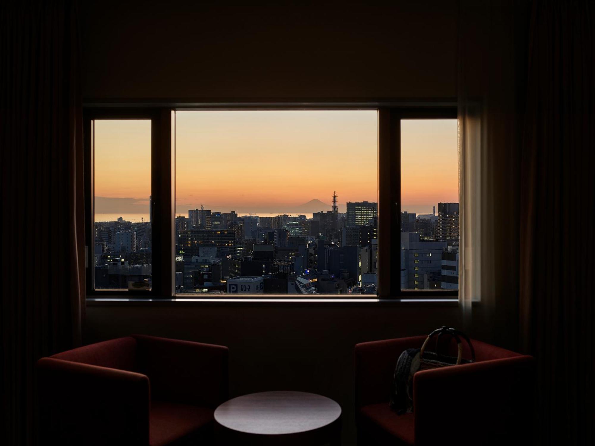 Mitsui Garden Hotel Тиба Экстерьер фото