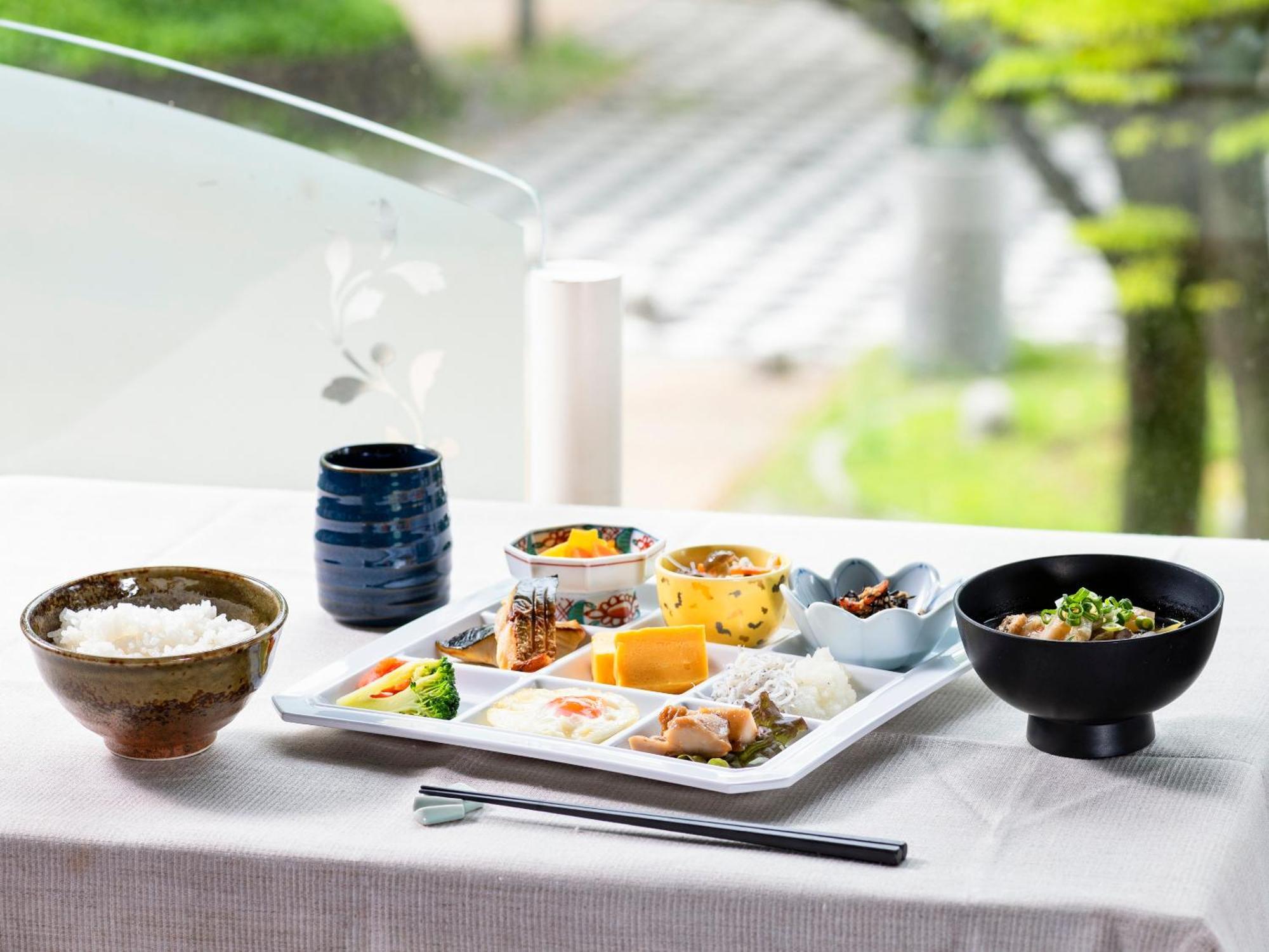 Mitsui Garden Hotel Тиба Экстерьер фото