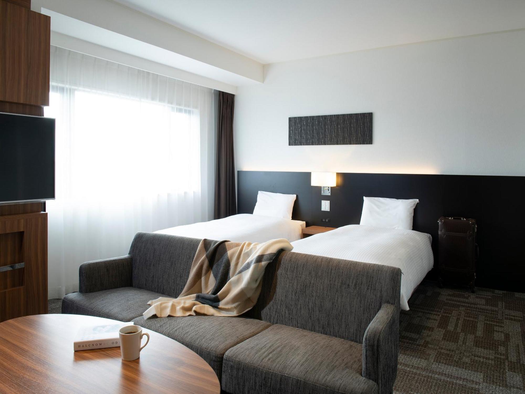 Mitsui Garden Hotel Тиба Экстерьер фото