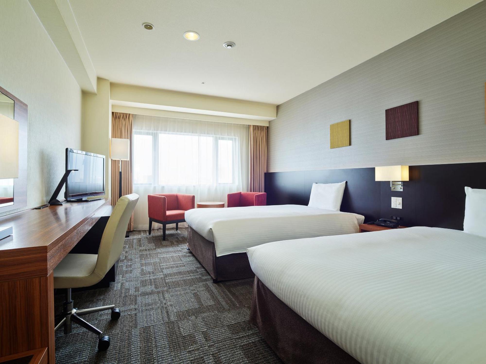 Mitsui Garden Hotel Тиба Экстерьер фото