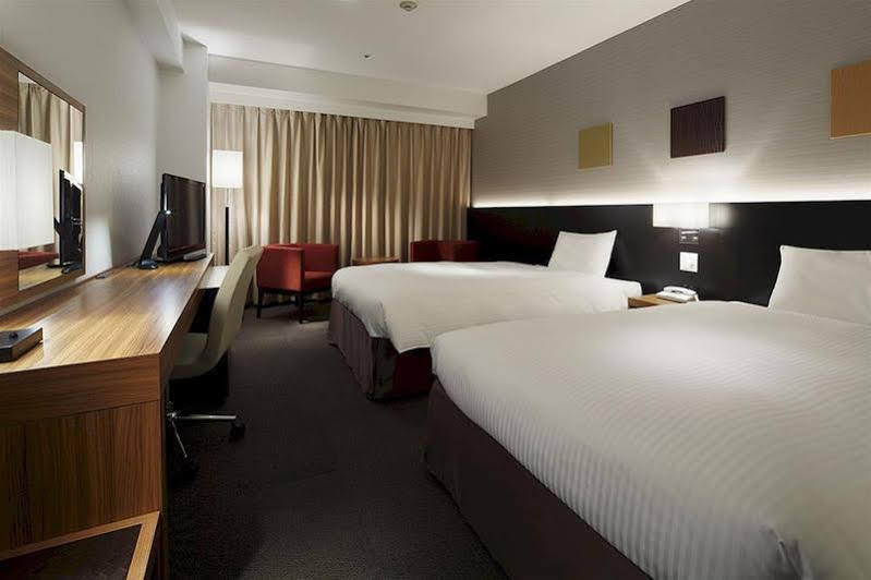 Mitsui Garden Hotel Тиба Экстерьер фото